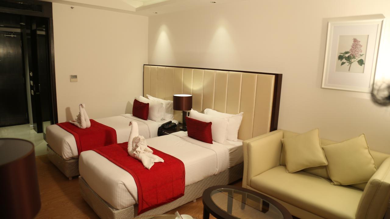 ทีจีไอ แกรนด์ ฟอร์จูนา - หอสุระ Hotel โฮซูร์ ภายนอก รูปภาพ
